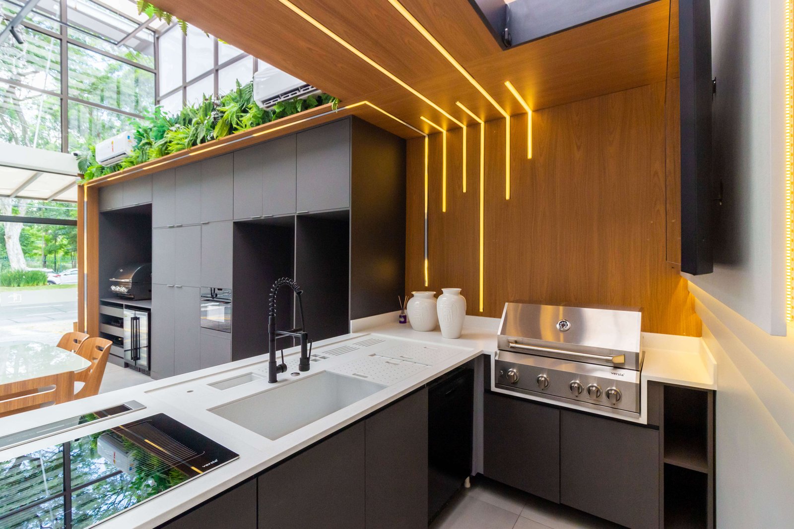 Cozinha planejada sob medida de alto padrão